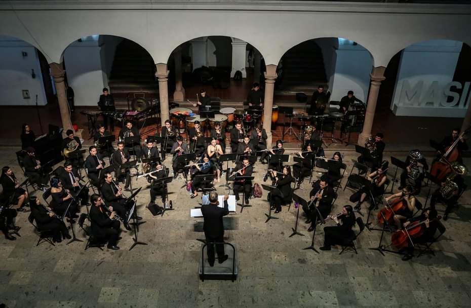 La mezzosoprano mazatleca Sarah Holcombe cantará El Amor Brujo en Xalapa, Veracruz