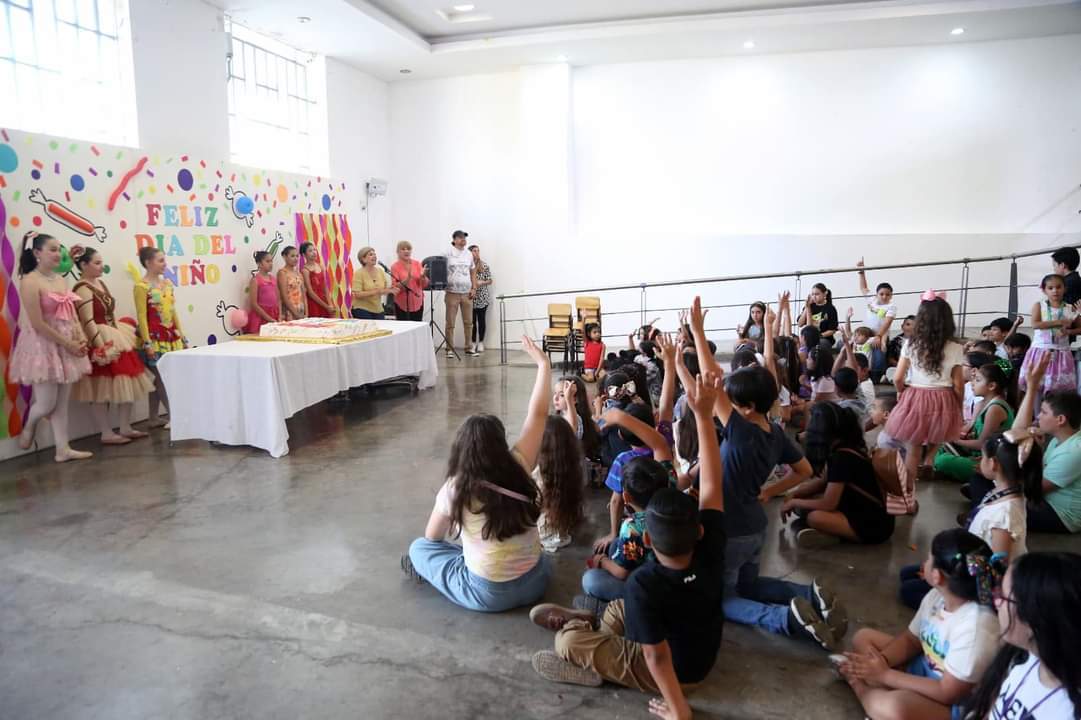 Emociona la expo de 39 grabados de Isidro Madrid en la sede del ISIC