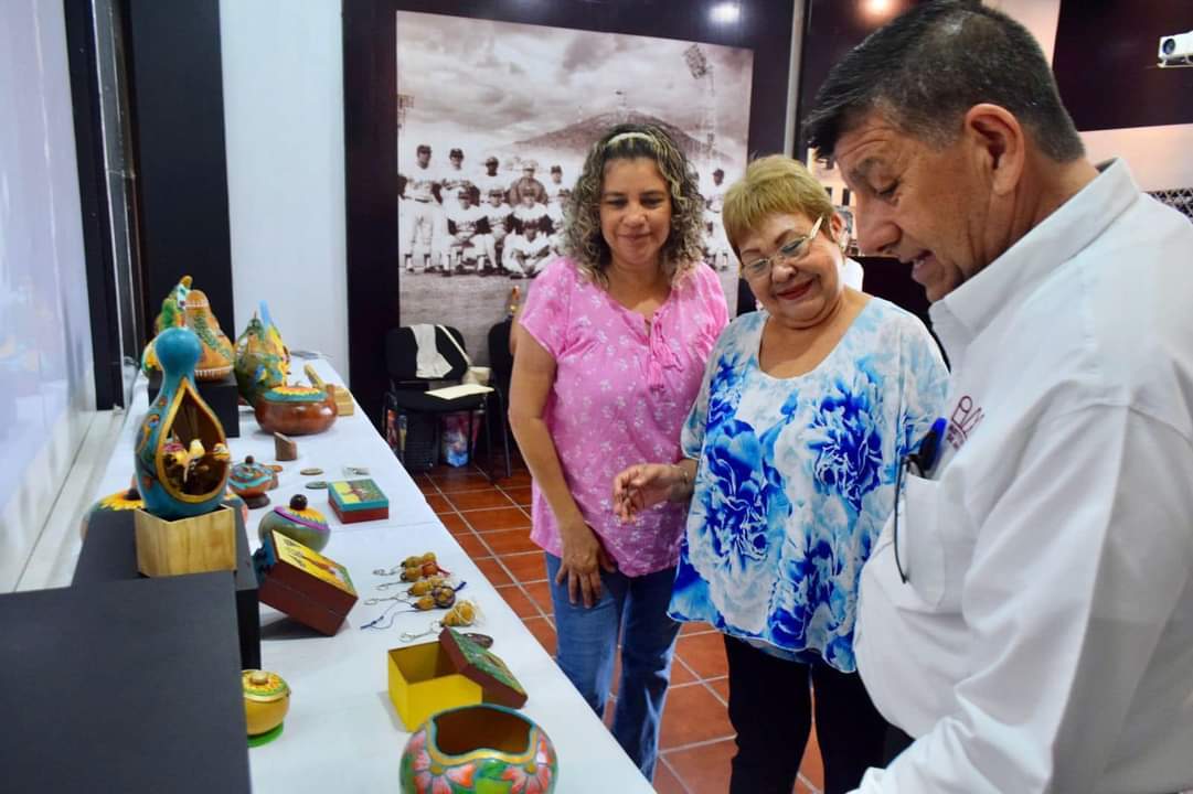 Emociona la expo de 39 grabados de Isidro Madrid en la sede del ISIC