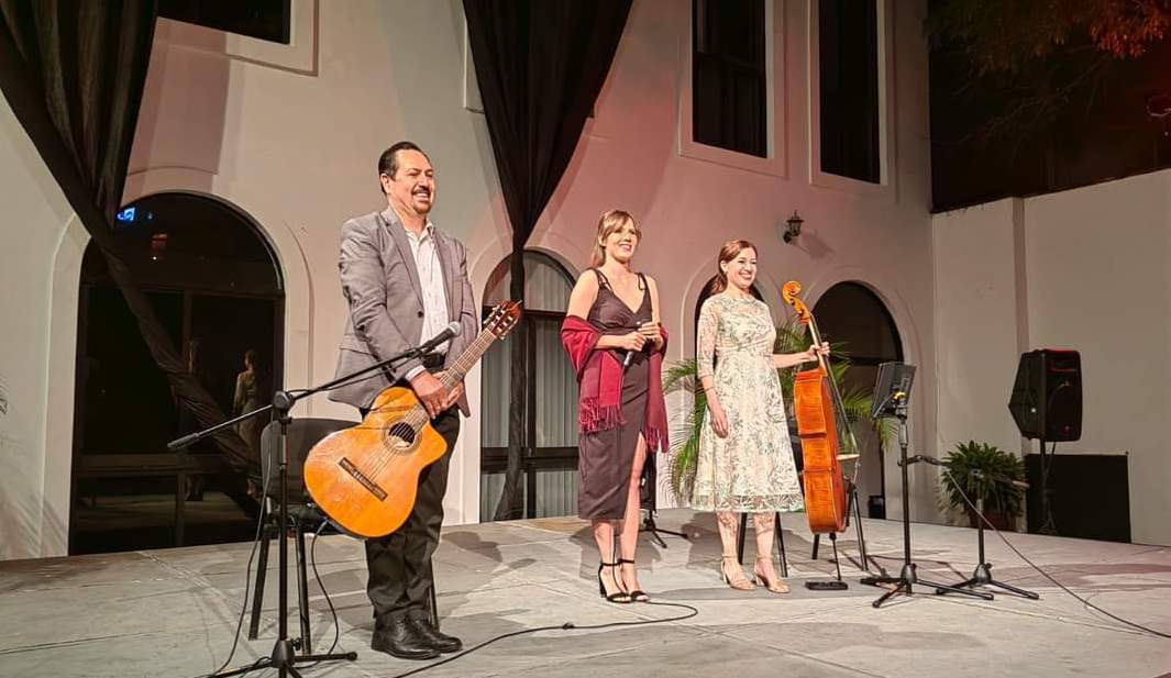 La mezzosoprano mazatleca Sarah Holcombe cantará El Amor Brujo en Xalapa, Veracruz